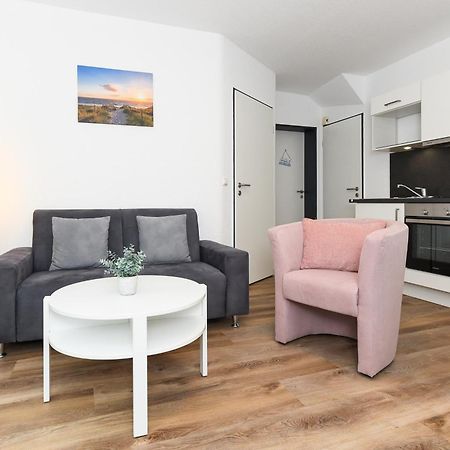 Ferienwohnungen Mit Terrasse Im Haus Seekieker Bensersiel Exterior photo