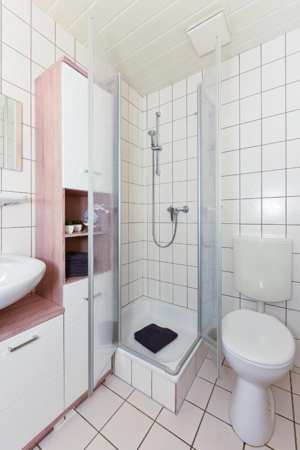 Ferienwohnungen Mit Terrasse Im Haus Seekieker Bensersiel Exterior photo