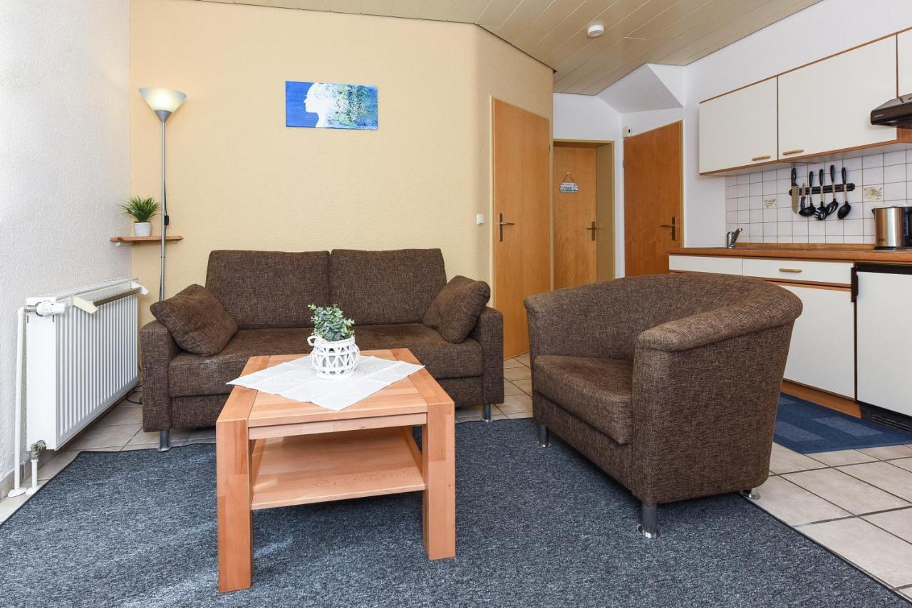 Ferienwohnungen Mit Terrasse Im Haus Seekieker Bensersiel Exterior photo