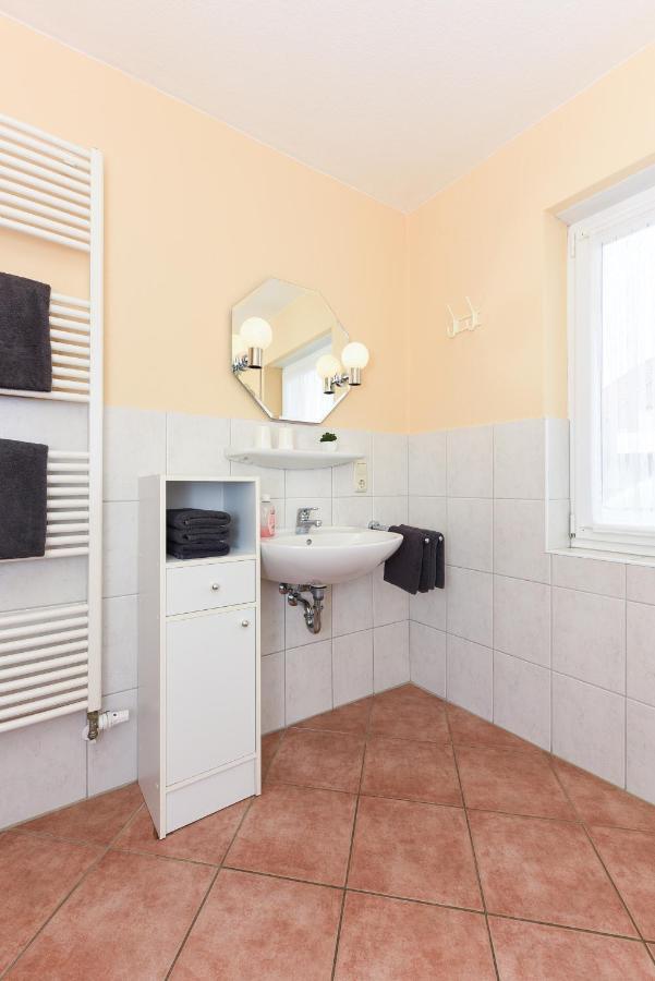 Ferienwohnungen Mit Terrasse Im Haus Seekieker Bensersiel Exterior photo