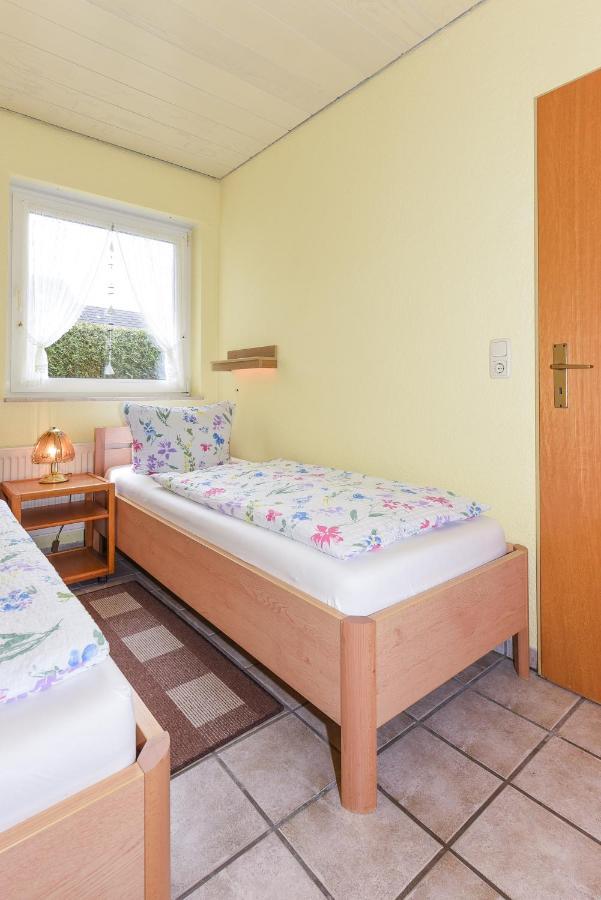 Ferienwohnungen Mit Terrasse Im Haus Seekieker Bensersiel Exterior photo